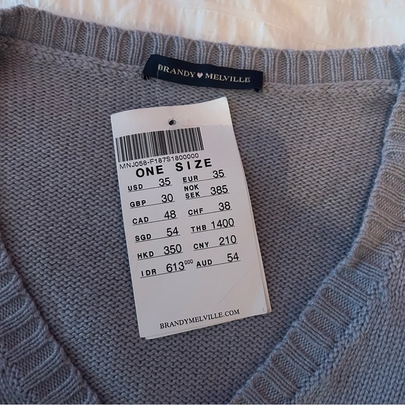 brandy melville leigh sweater - Picture 2 of 7